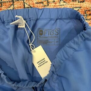 Figs NWT scrub pants!